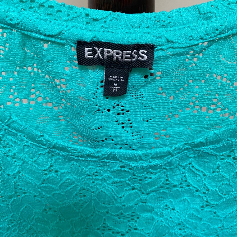 Express crop top! - Picture 2 of 3
